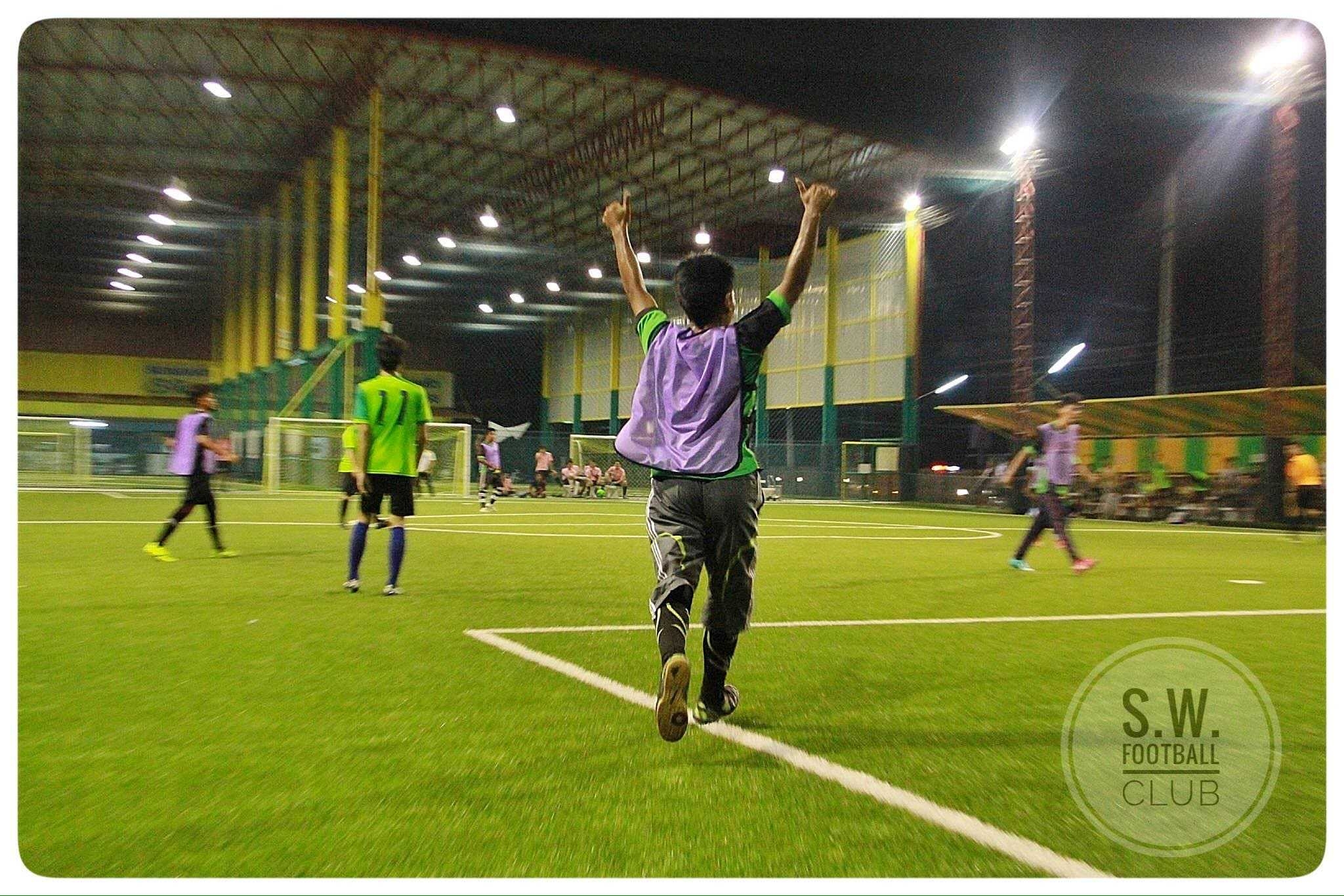 S.W. FOOTBALL CLUB  สนามฟุตบอลหญ้าเทียมในร่ม ค่าบริการถูกที่สุดในย่านนี้ รูปที่ 7