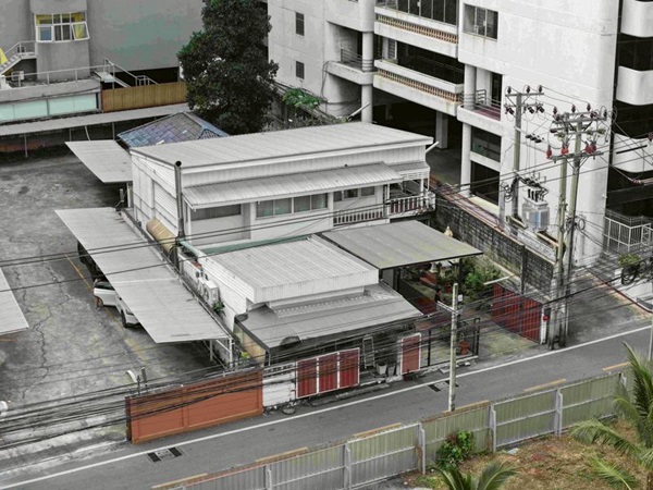 ขายบ้าน พร้อมร้านอาหาร 2 ชั้น เอกมัย-สุขุมวิท 42 ใกล้ BTS ทำเลหายาก ใจกลางเมือง โทร 089-0663888 รูปที่ 4