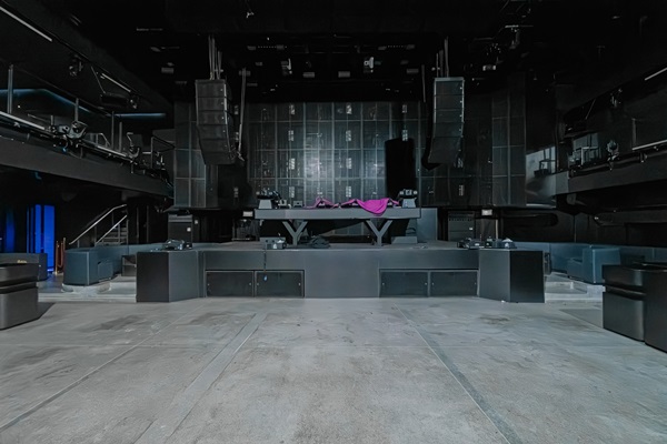 ปล่อยเช่า ผับ Nightclub / เซ้งอาคาร 3 ชั้น (2,100 ตรม.) ทำเลใจกลางเอกมัย สามารถดำเนินธุรกิจต่อได้ทันที โทร 090-6360022 รูปที่ 3