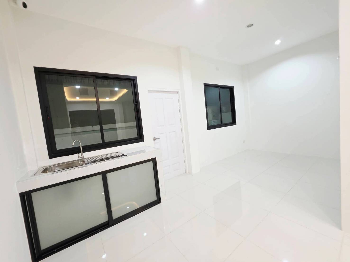 หลังสุดท้าย พร้อมโปรพิเศษ!! ทาวน์โฮม 2 ชั้น สร้างใหม่ ติดถนน ทำเลทอง อ.เมือง จ.จันทบุรี  ใกล้บิ๊กซี โลตัสฯ รูปที่ 5