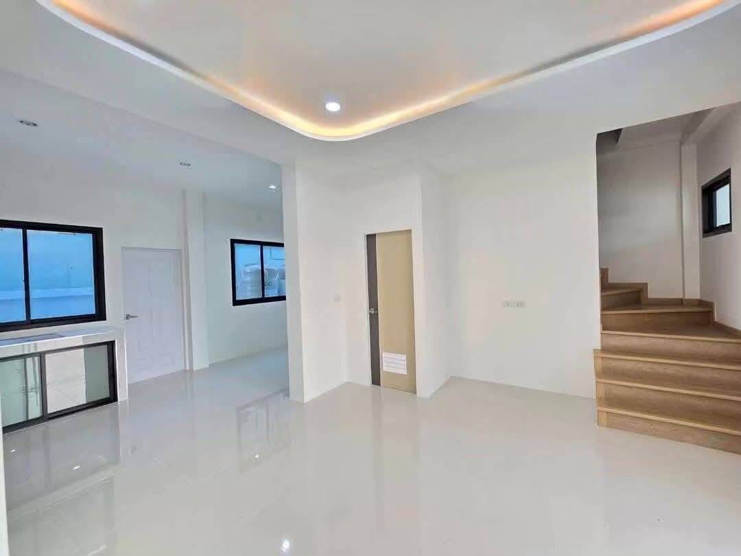 หลังสุดท้าย พร้อมโปรพิเศษ!! ทาวน์โฮม 2 ชั้น สร้างใหม่ ติดถนน ทำเลทอง อ.เมือง จ.จันทบุรี  ใกล้บิ๊กซี โลตัสฯ รูปที่ 4