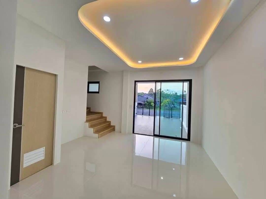 หลังสุดท้าย พร้อมโปรพิเศษ!! ทาวน์โฮม 2 ชั้น สร้างใหม่ ติดถนน ทำเลทอง อ.เมือง จ.จันทบุรี  ใกล้บิ๊กซี โลตัสฯ รูปที่ 3