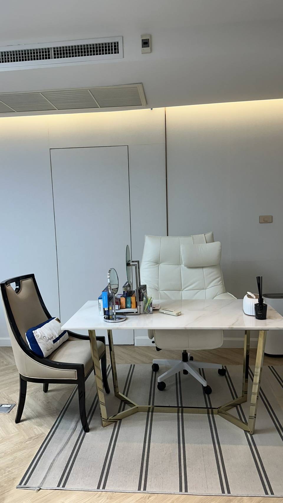 เซ้งด่วน คลินิกความงามหรู 5 ชั้น ติดถนนบางนา-ตราด พร้อมลิฟต์ส่วนตัว ตกแต่ง Modern Luxury พร้อมดำเนินกิจการต่อทันที รูปที่ 7