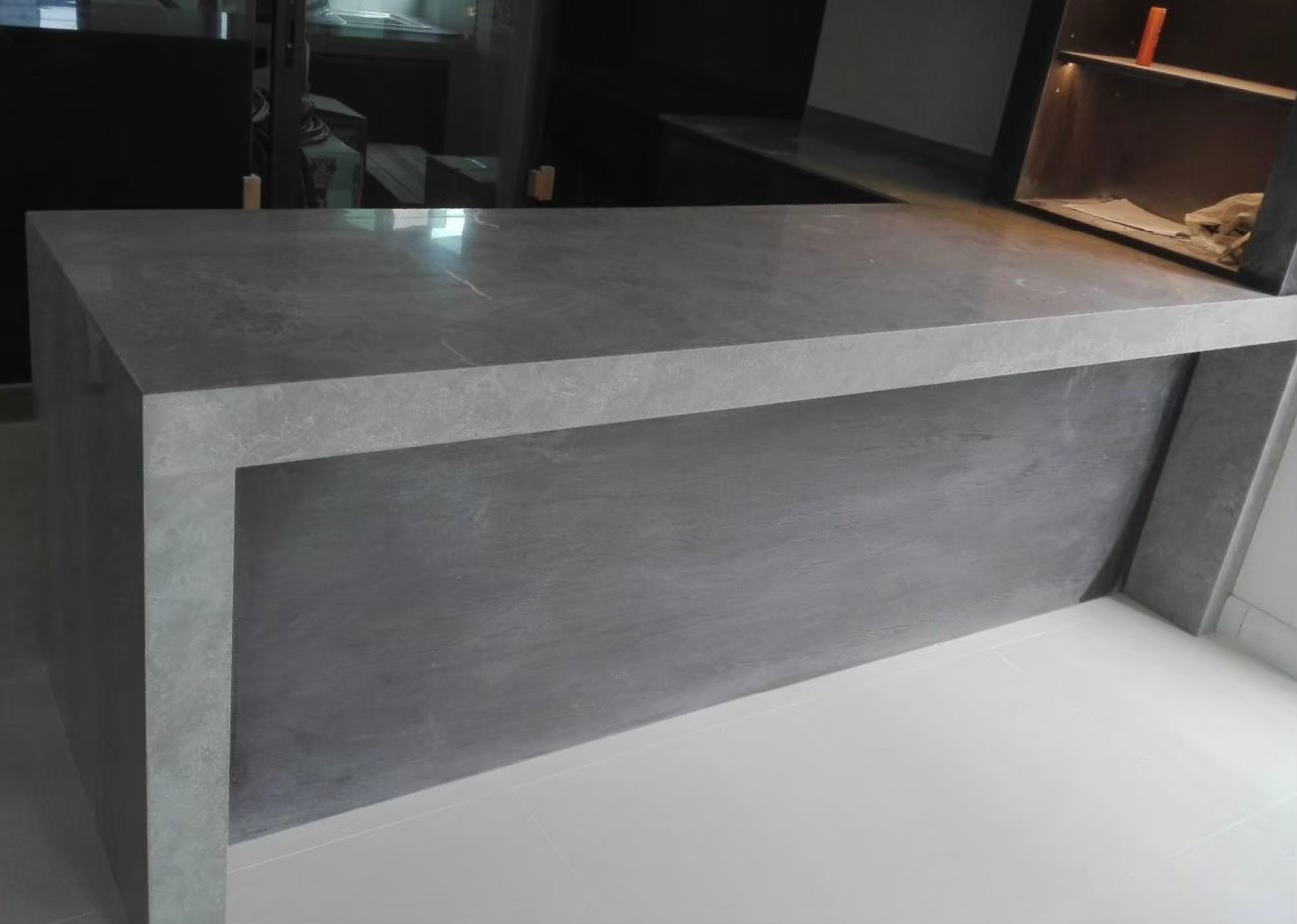 รับผลิตและติดตั้งท็อปครัวหินสังเคราะห์ Quartz / Engineered Stone สำหรับบ้านหรู ร้านกาแฟ ร้านอาหาร และโครงการออกแบบ รูปที่ 4