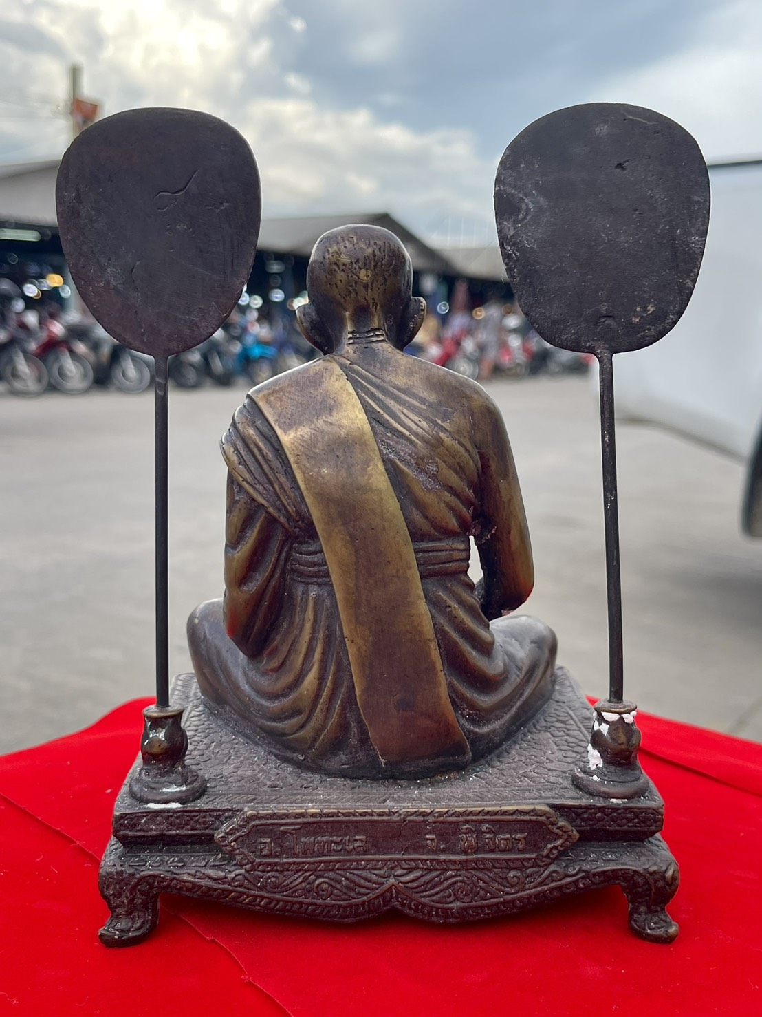 หลวงพ่อเงิน บางคลาน หน้าตัก5นิ้ว ทองเหลืองรมมันปู ใต้ฐานบรรจุแผ่นยันต์ ปี2534 รูปที่ 5