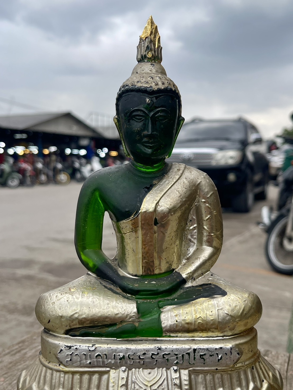 พระแก้วมรกต 25พุทธศตวรรษ หน้าตัก5นิ้ว สีเขียว ปี2500 บล็อกธรรมจักร รูปที่ 3