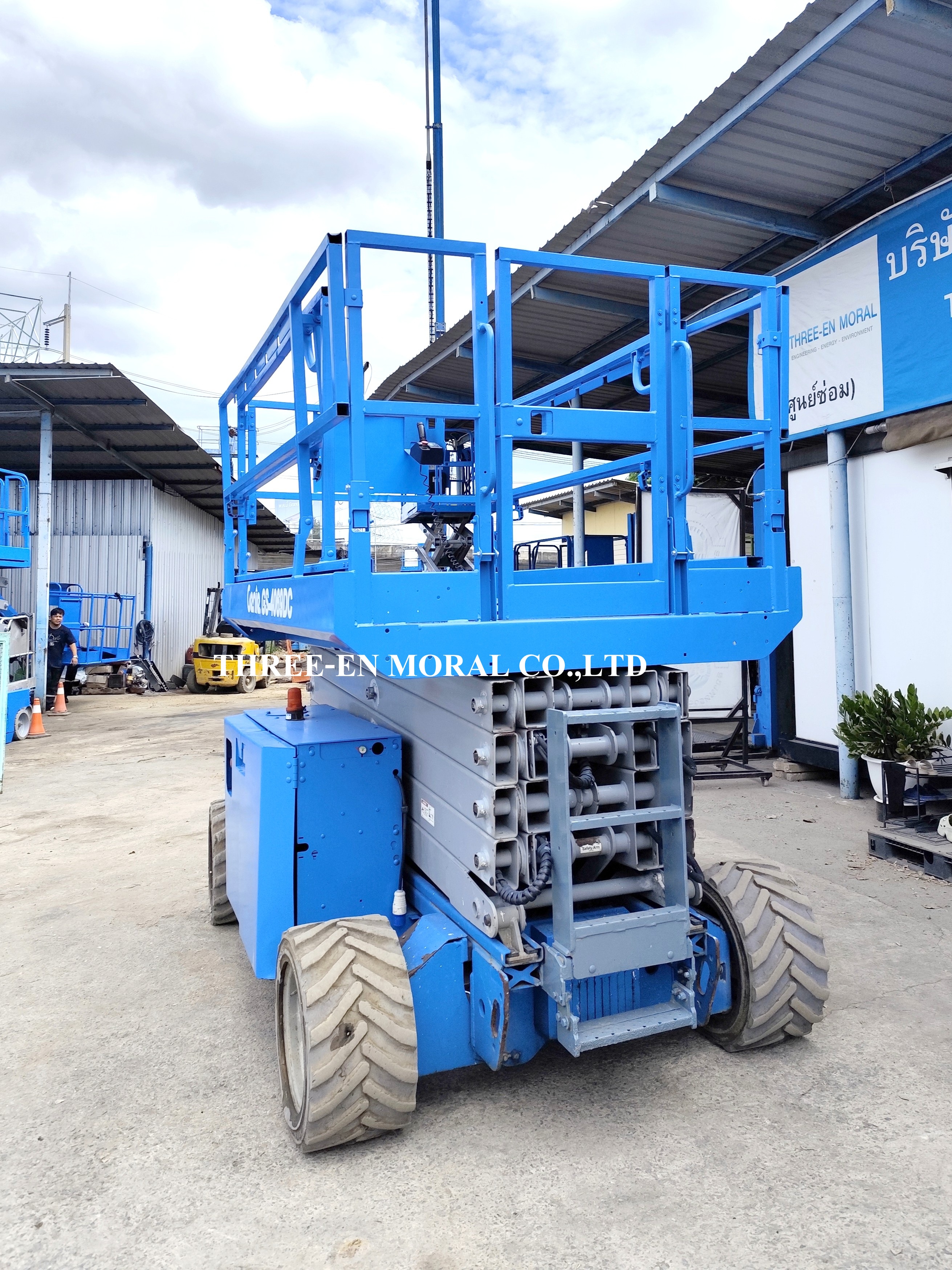 รถกระเช้า Scissor Lift Genie GS4069DC รูปที่ 2