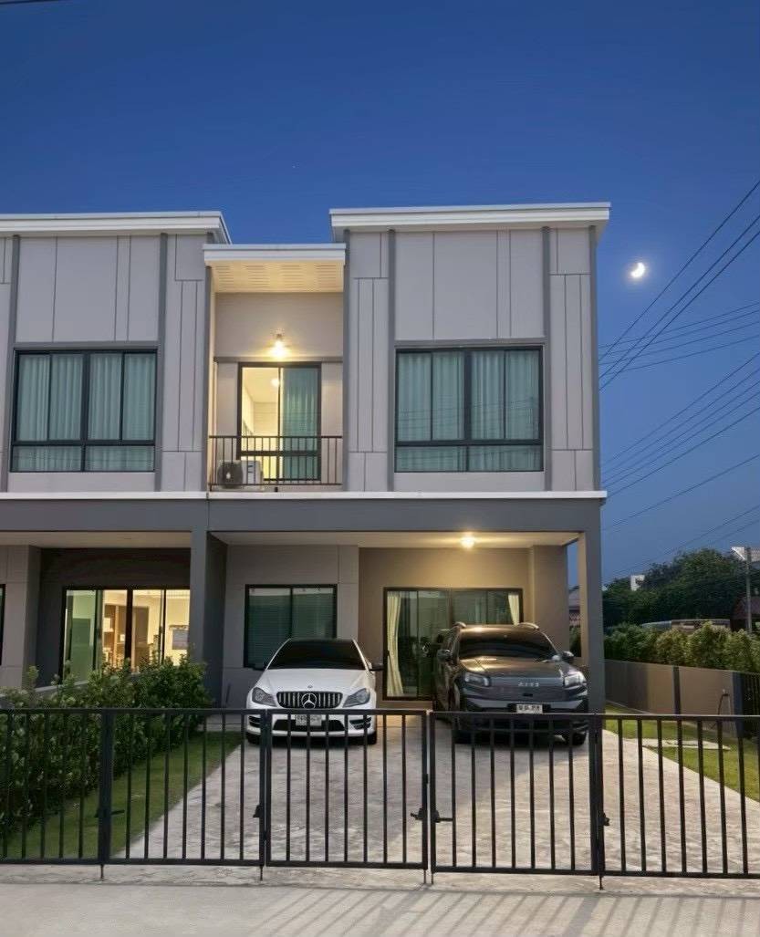 ขายทาวน์โฮม 2 ชั้น 4 ห้องนอน 4 ห้องน้ำ มีห้องน้ำในตัว 3 ห้อง สวนหลวงวิลล์ นิรันดร์วิลล์ 3 – ประเวศ, กทม. รูปที่ 3