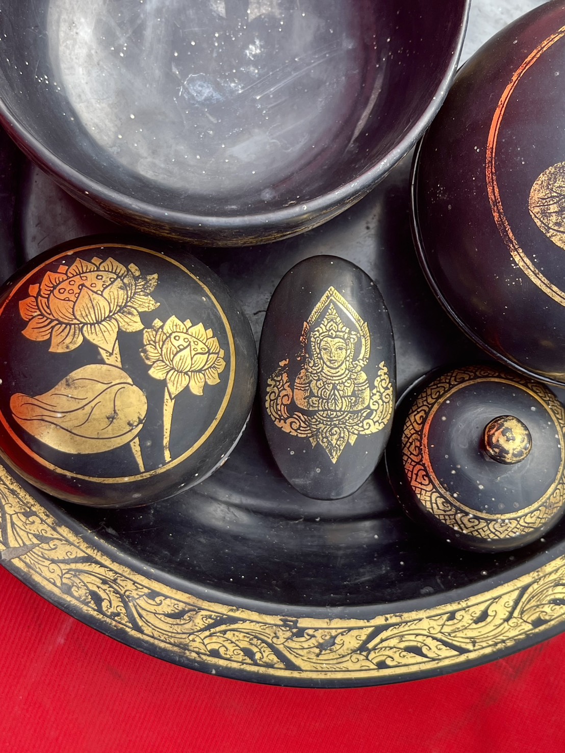 ชุดเชี่ยนหมาก ลงรักปิดทอง รัชกาลที่5 ลายดอกบัวกับเทพนม เชี่ยนหมากโบราณ รูปที่ 6