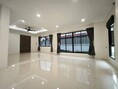 บ้านเดี่ยว 2 ชั้น หมู่บ้าน สินทรัพย์นคร พุทธมณฑลสาย 2 เขตบางแค กรุงเทพฯ รีโนเวทใหม่ทั้งหลัง ดีไซน์โมเดิร์น กว้างขวาง โปร่งโล่ง