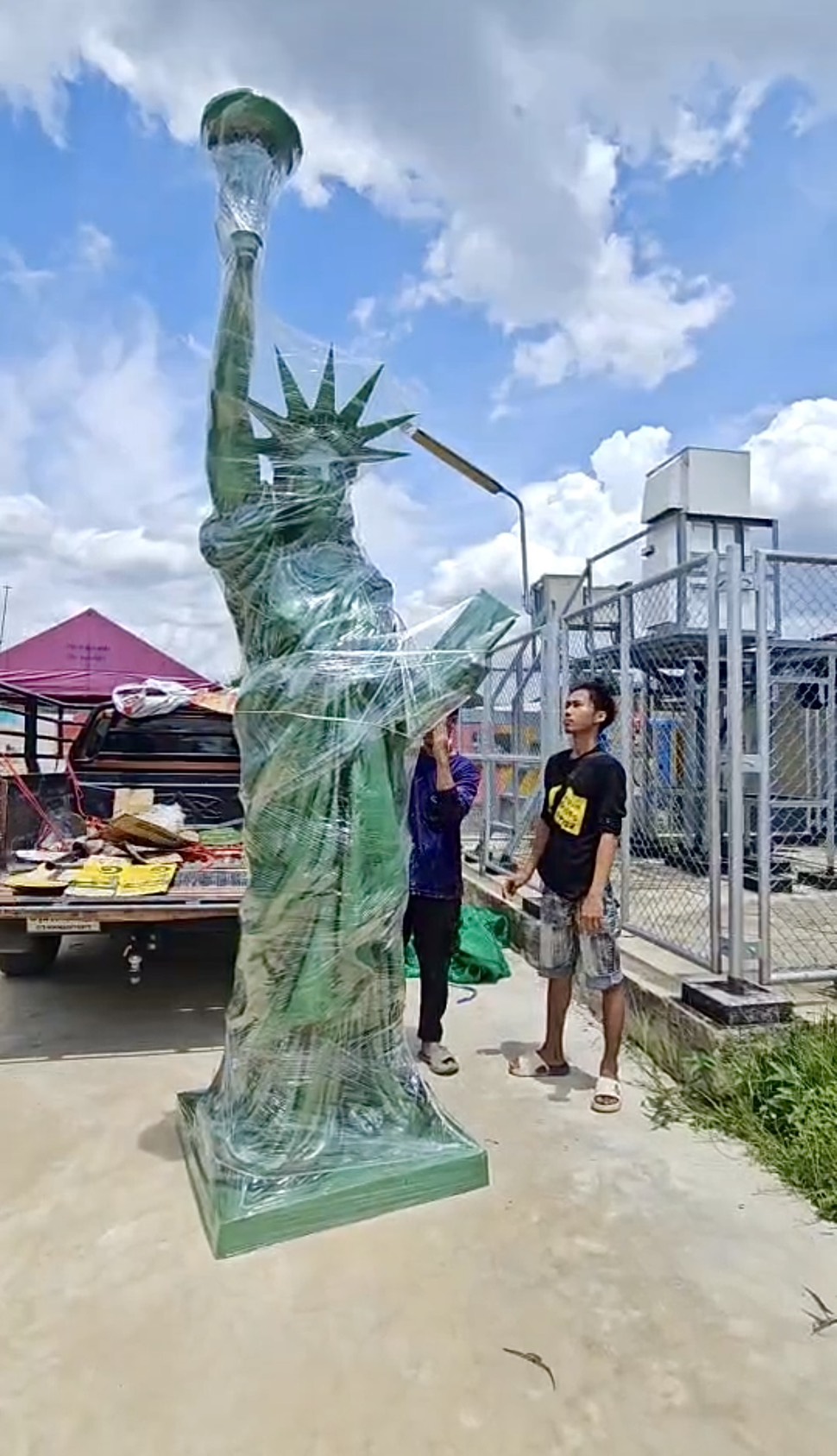 หุ่นตั้งโชว์ เทพีเสรีภาพ Statue of Liberty สูง3เมตรกว่า สภาพใหม่มือหนึ่ง สีเขียว รูปที่ 4