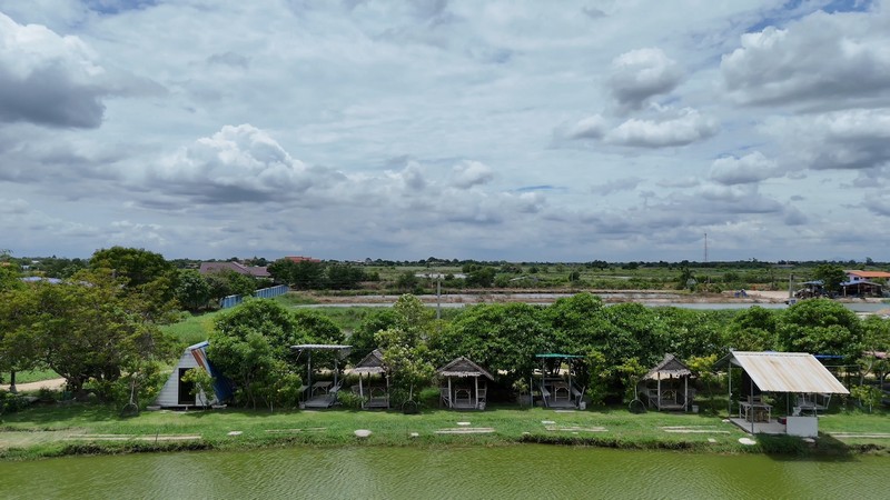 ขายที่ดินบ่อปลา ขนาด 9-2-52 ไร่   บรรยากาศริมน้ำสุดชิล เกาะลอย พานทอง ชลบุรี รูปที่ 7