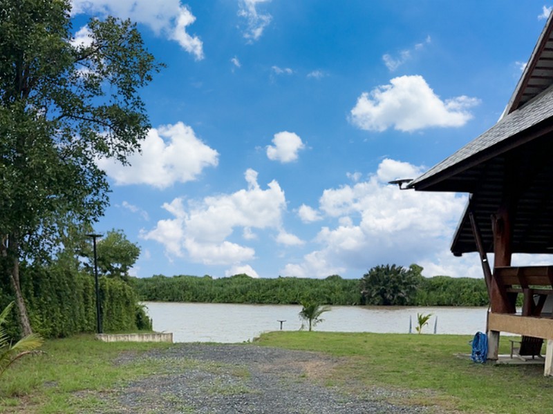 ขายบ้านเดี่ยวริมแม่น้ำสไตล์ล้านนาโมเดิร์น  วิวสวย บรรยากาศดี พร้อมท่าเรือและโป๊ะส่วนตัว ต.บางแตน จ.ปราจีนบุรี รูปที่ 4