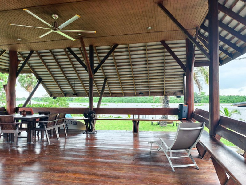 ขายบ้านเดี่ยวริมแม่น้ำสไตล์ล้านนาโมเดิร์น  วิวสวย บรรยากาศดี พร้อมท่าเรือและโป๊ะส่วนตัว ต.บางแตน จ.ปราจีนบุรี รูปที่ 6