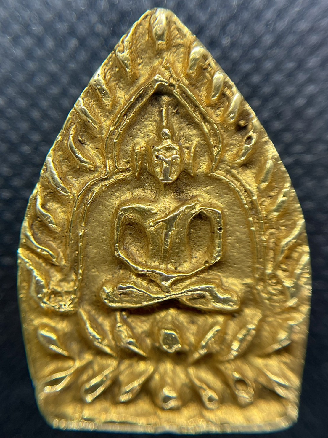 เหรียญเจ้าสัว รุ่น1 หลวงปู่บุญ วัดกลางบางแก้ว นครปฐม เนื้อเปียกทอง สวยแชมป์ รูปที่ 4