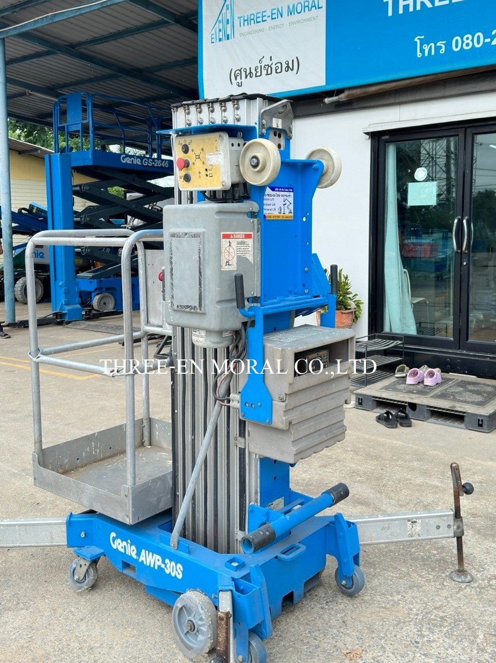 รถกระเช้า Personal Lift Genie AWP30S รูปที่ 6