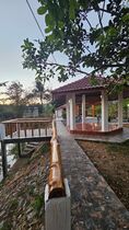 ขายที่ดินสวนพร้อมบ้าน และบ่อปลา 4.5 ไร่ อ.ลอง จ.แพร่ (พร้อมเข้าอยู่) บังกาโล 1 นอน ตกแต่งด้วยไม้สักแท้ สภาพใหม่พร้อมอยู่