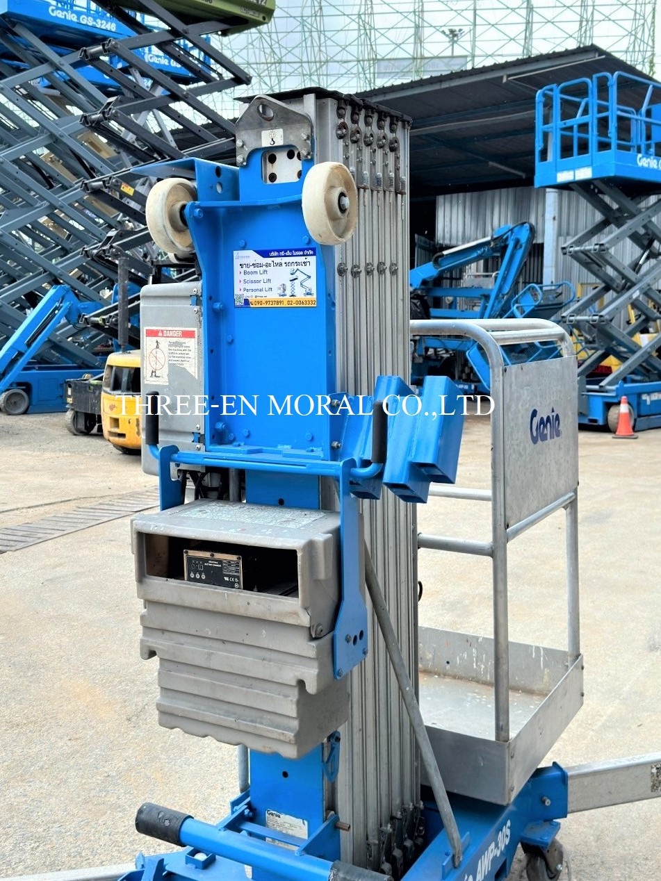 รถกระเช้า Personal Lift Genie AWP30S  รูปที่ 3