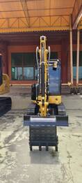 รถขุด CAT 303 CR NEW สนใจติดต่อ ปิ่น ศุภสุตา 089-925-7129