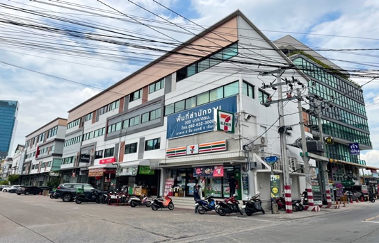 ออฟฟิศ ให้เช่า พระราม3 ขนาด 220 ตร.ม. 4 ชั้น จอดรถได้ ทำเลค้าขายดี ติดถนนใหญ่ ใกล้ Central / Lotus รูปที่ 3