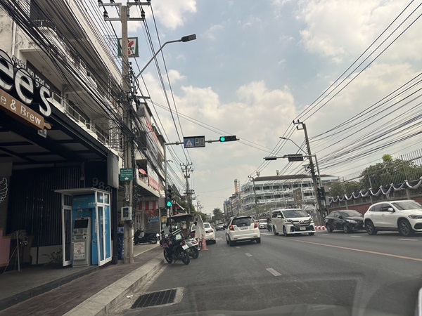 ขายตึกทำเลทองแบริ่ง ตรงข้าม รร.เซนต์โยเซฟ พร้อมผู้เช่า(7-11) ผลตอบแทน มากกว่า 5 เปอร์เซ็น รูปที่ 4