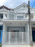 ขายด่วน! ทาวน์เฮาส์ 2 ชั้น หมู่บ้านบุศรินทร์ ซอยบ้านกล้วย-ไทรน้อย โครงการคุณภาพจากแลนด์แอนด์เฮ้าส์ (L&H) สภาพดี พร้อมเข้าอยู่