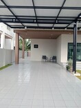 บ้านสร้างใหม่สไตล์ Modern Contemporary มีพื้นที่รอบบ้าน หนองจ๊อม