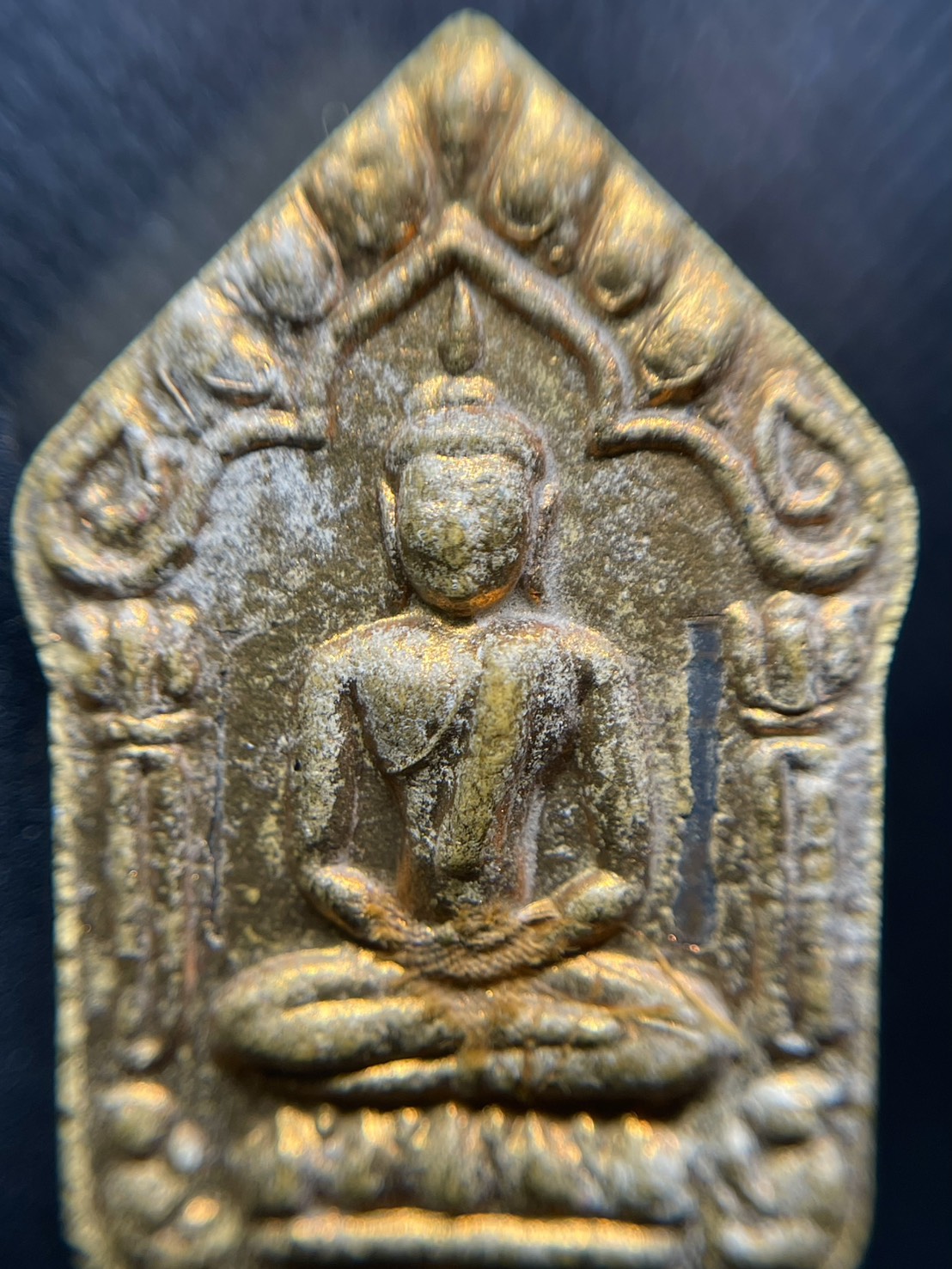 พระขุนแผนผงพรายกุมาร หลวงปู่ทิม วัดละหารไร่ ปี15 บล็อกแรก เนื้อว่านดอกทอง รูปที่ 7