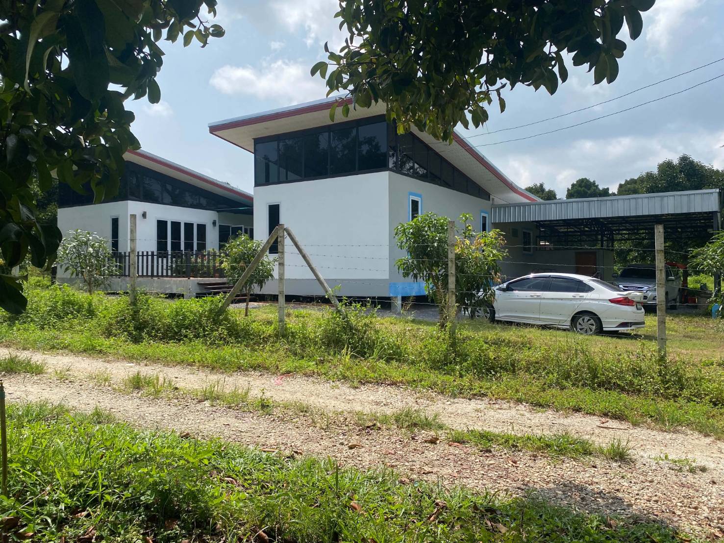ขายถูกมาก!! บ้านสวนพร้อมที่ดิน ขนาด 6 ไร่ 90 ตรว. ทำเลดี อ.ท่าศาลา นครศรีธรรมราช ใกล้โลตัส  ชายหาดฯ รูปที่ 3