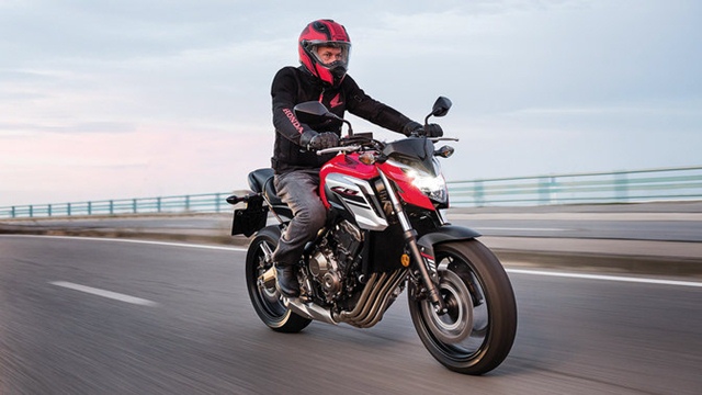 รูปภาพ บิ๊กไบค์แนวเน็คเก็ค Honda CB650F ราคาเริ่มต้นที่ 288,000 บาท